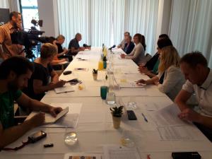 Novinarska konferenca 1